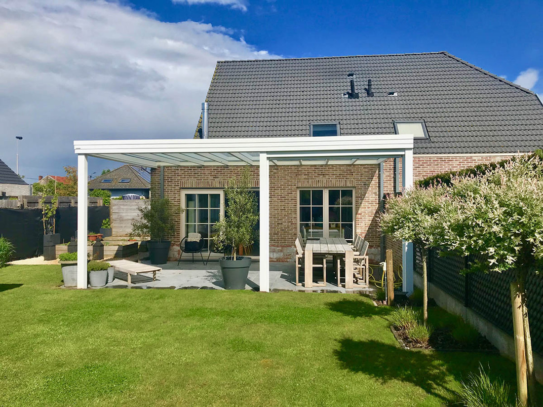 Pergola met helder glazen dak