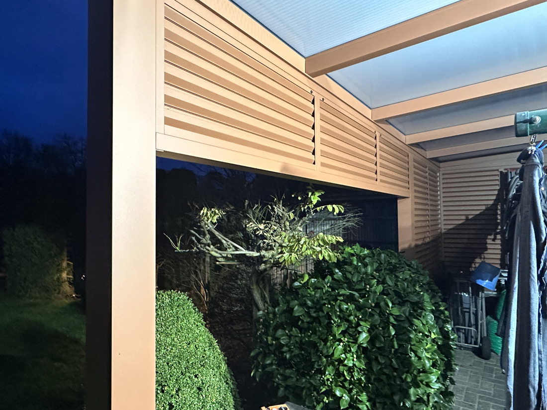 Moderne vernieuwing van een oude overkapping