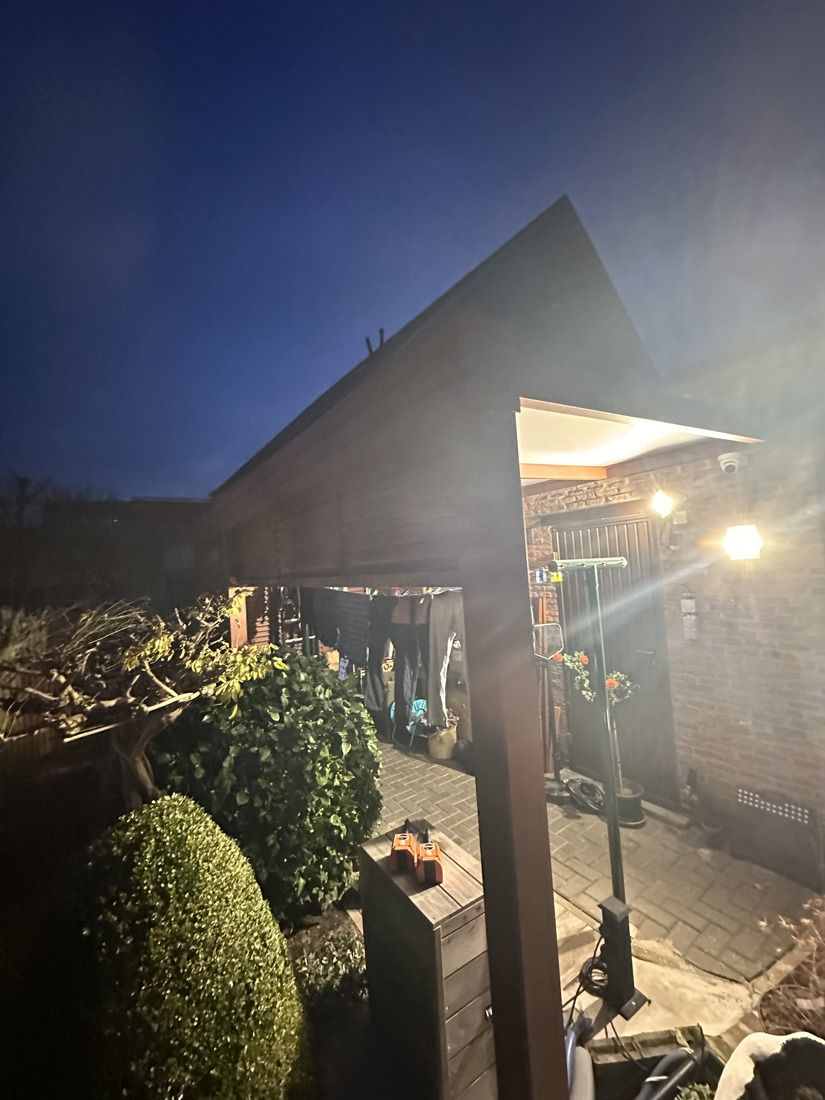 Moderne vernieuwing van een oude overkapping