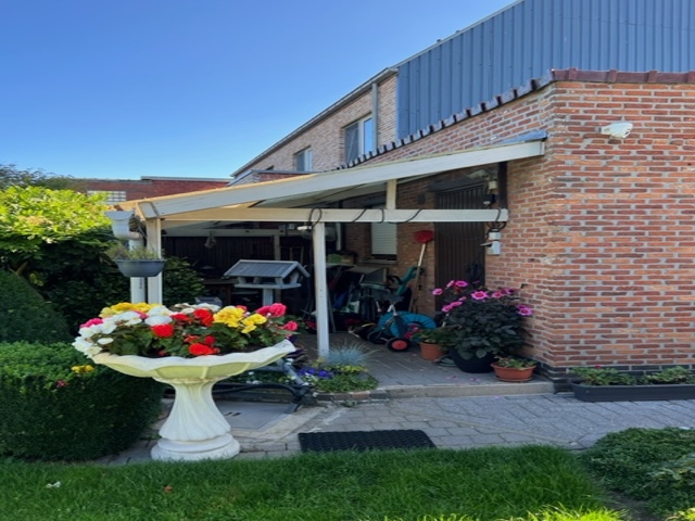 Moderne vernieuwing van een oude overkapping