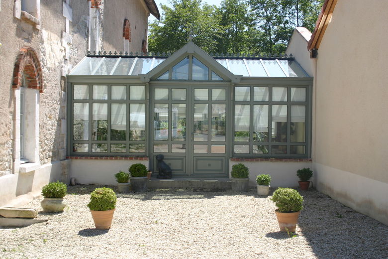 Orangerie in landelijke stijl met glazen dak