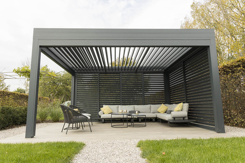 Vrijstaande terrasoverkapping met lammendak