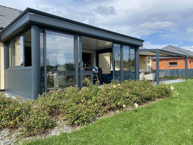 Veranda ONYX met geïntegreerde COCOON-overkapping