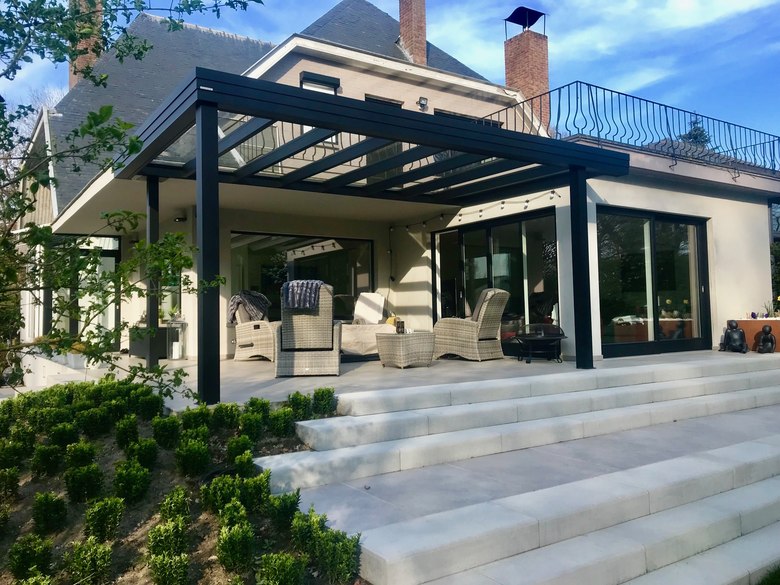 Moderne pergola met plat dak